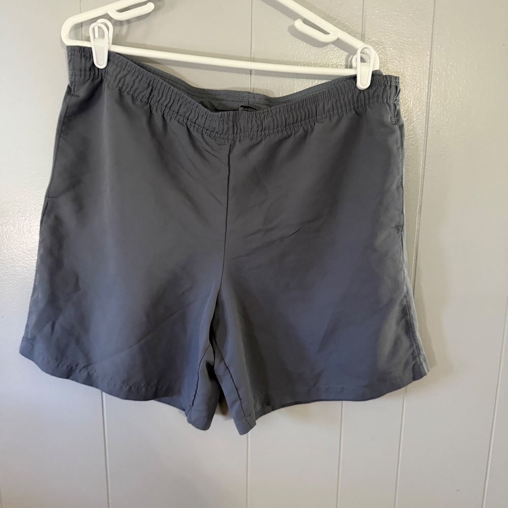 Champion Athletic Shorts Mens‎ Large C9 Grey Mesh Panels Elastic Waist EUC